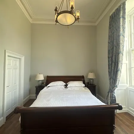 Uppercourt Manor Hotel
