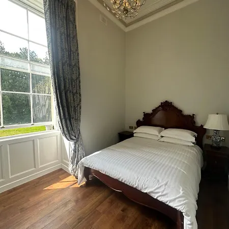 Uppercourt Manor Hotel 4*